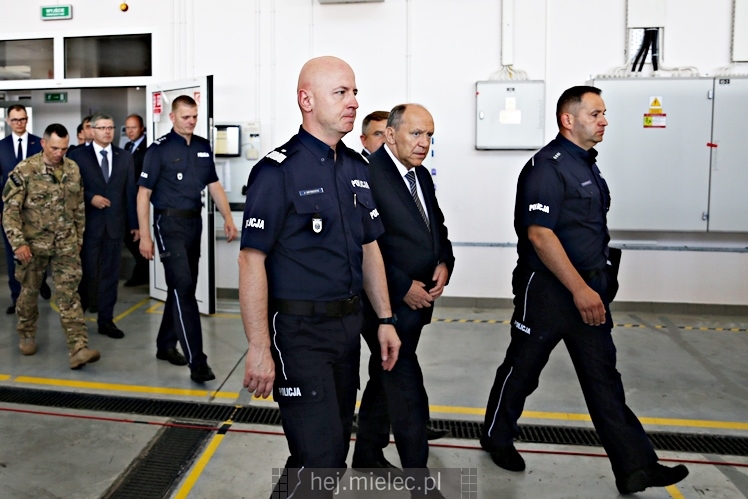 Podpisanie umowy na zakup dwóch śmigłowców Black Hawk dla polskiej Policji