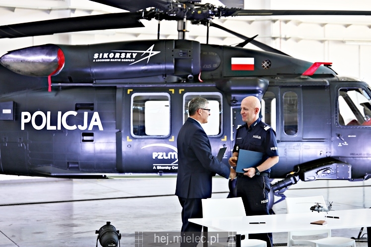 Podpisanie umowy na zakup dwóch śmigłowców Black Hawk dla polskiej Policji