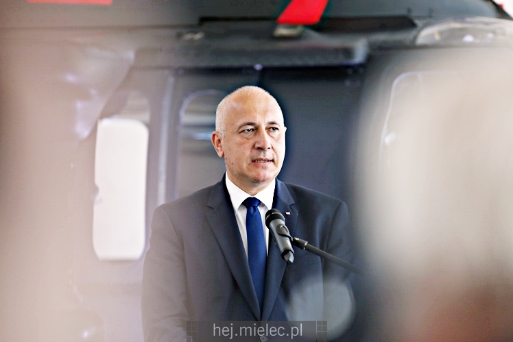 Podpisanie umowy na zakup dwóch śmigłowców Black Hawk dla polskiej Policji
