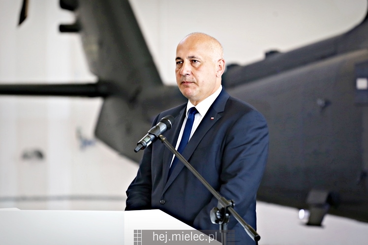Podpisanie umowy na zakup dwóch śmigłowców Black Hawk dla polskiej Policji