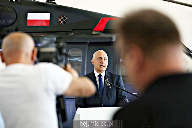 Podpisanie umowy na zakup dwóch śmigłowców Black Hawk dla polskiej Policji