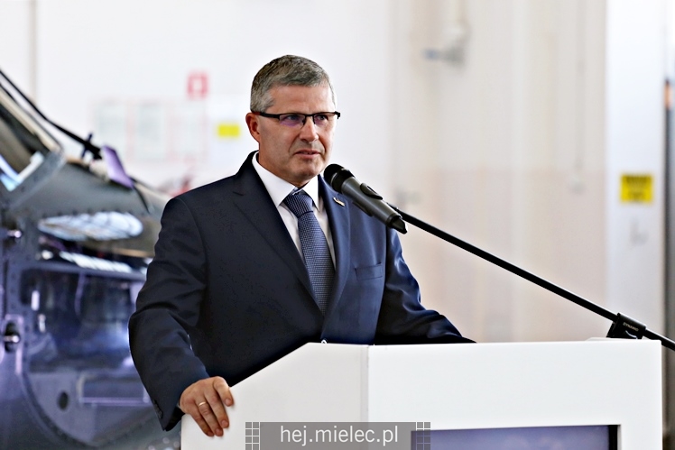 Podpisanie umowy na zakup dwóch śmigłowców Black Hawk dla polskiej Policji