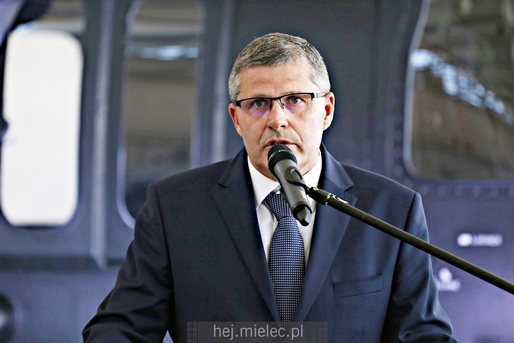 Podpisanie umowy na zakup dwóch śmigłowców Black Hawk dla polskiej Policji