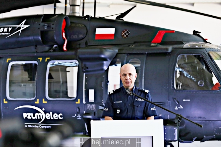 Podpisanie umowy na zakup dwóch śmigłowców Black Hawk dla polskiej Policji