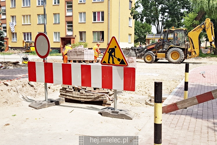 Remont ul. Kochanowskiego idzie pełną parą