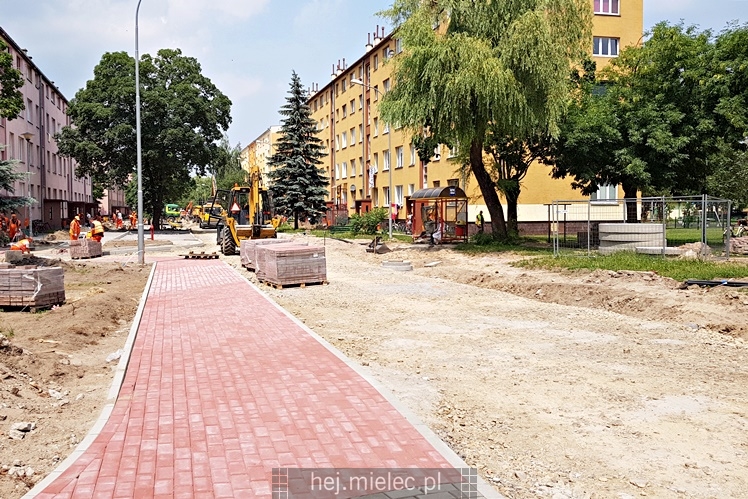 Remont ul. Kochanowskiego idzie pełną parą
