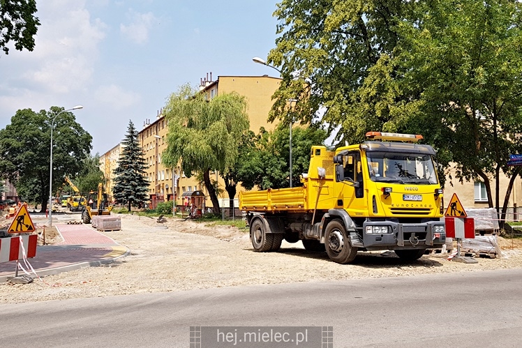 Remont ul. Kochanowskiego idzie pełną parą