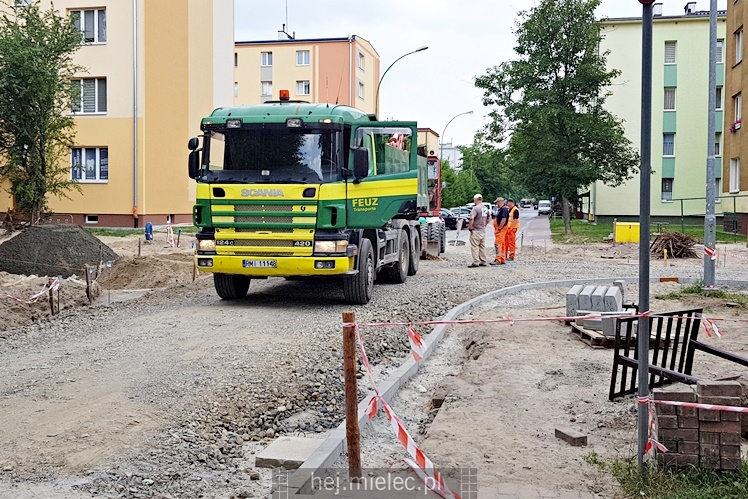 Remont ul. Kochanowskiego idzie pełną parą