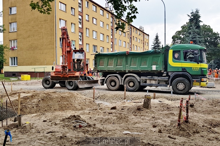 Remont ul. Kochanowskiego idzie pełną parą