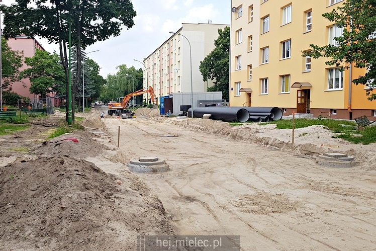 Remont ul. Kochanowskiego idzie pełną parą
