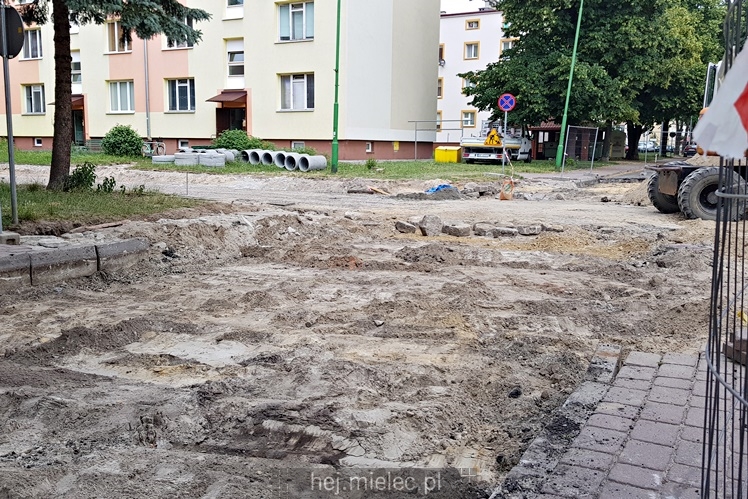 Remont ul. Kochanowskiego idzie pełną parą