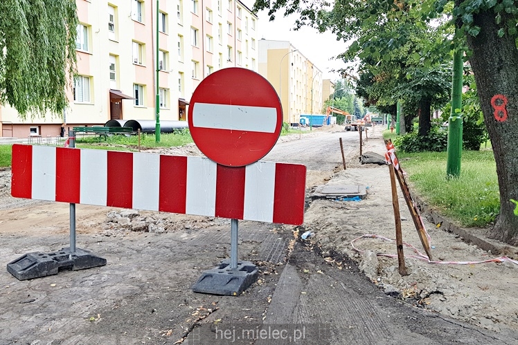 Remont ul. Kochanowskiego idzie pełną parą