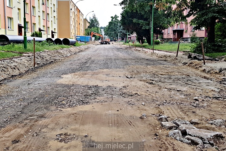 Remont ul. Kochanowskiego idzie pełną parą