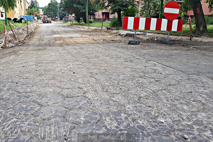 Remont ul. Kochanowskiego idzie pełną parą