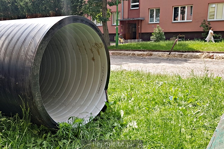 Remont ul. Kochanowskiego idzie pełną parą