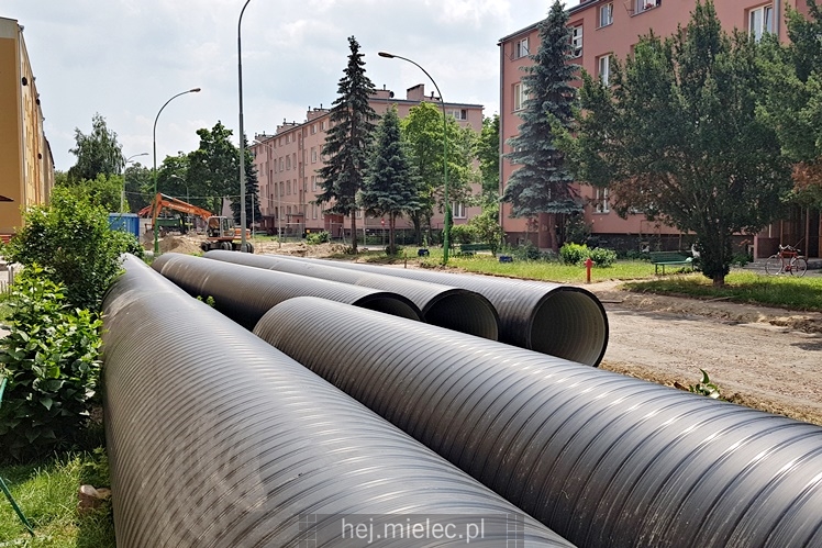 Remont ul. Kochanowskiego idzie pełną parą