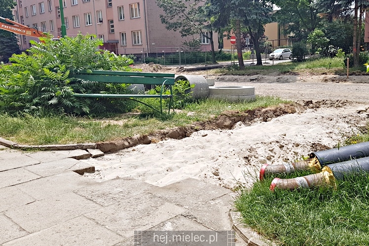 Remont ul. Kochanowskiego idzie pełną parą