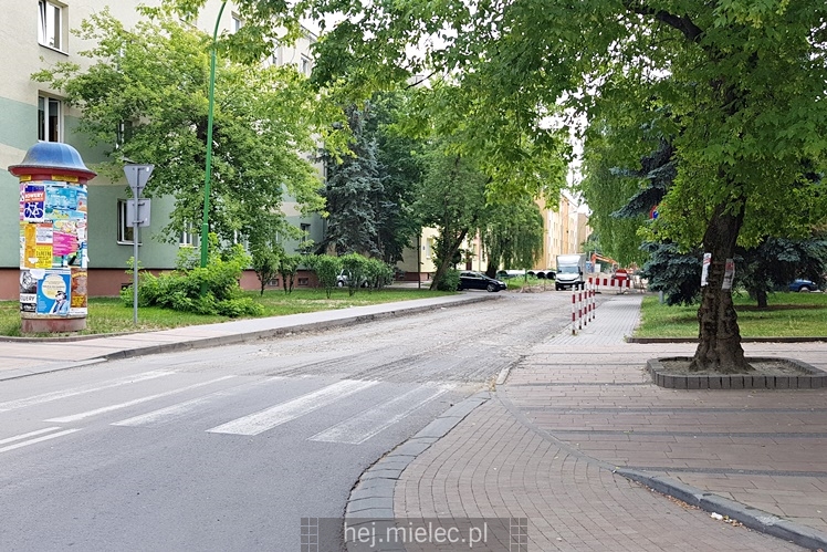Remont ul. Kochanowskiego idzie pełną parą