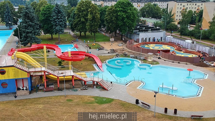 Kończy się budowa wodnego placu zabaw