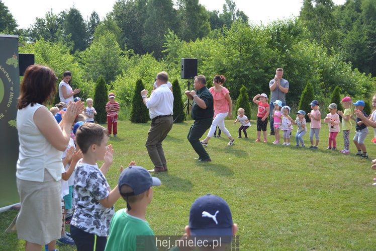 Myśliwi przygotowali piknik dla najmłodszych