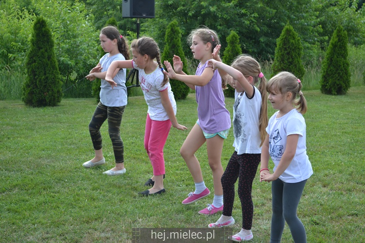 Myśliwi przygotowali piknik dla najmłodszych