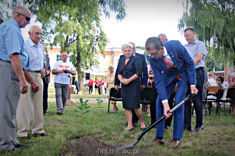 Posadzenie Dębów Niepodległości Jana Weryńskiego i Augusta Jadernego