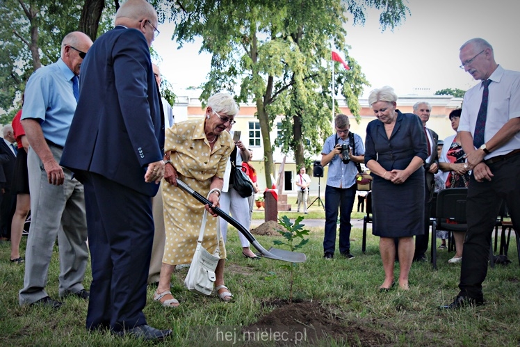 Posadzenie Dębów Niepodległości Jana Weryńskiego i Augusta Jadernego