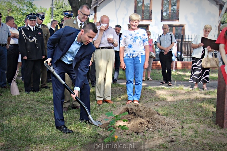 Posadzenie Dębów Niepodległości Jana Weryńskiego i Augusta Jadernego