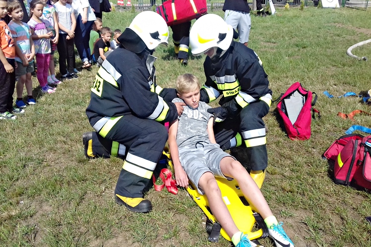 Próbna ewakuacja Zespołu Szkół w Maliniu