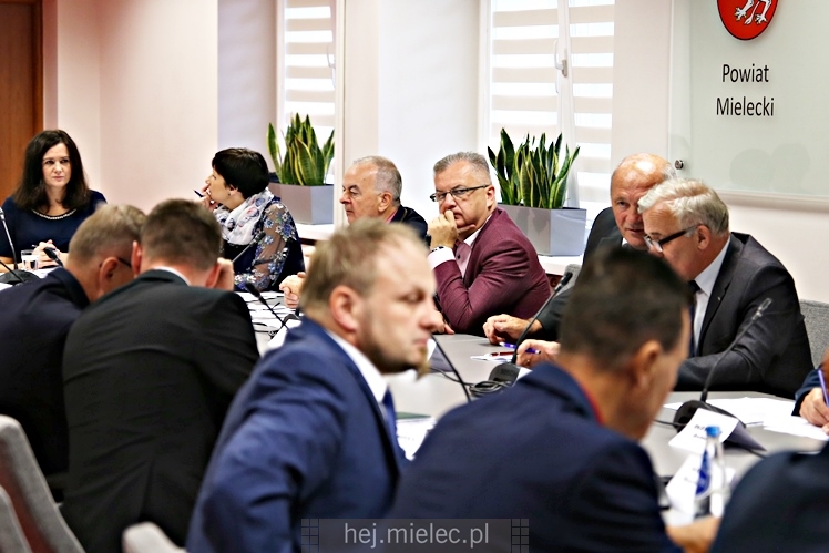 43. sesja Rady Powiatu Mieleckiego w nowej sali obrad