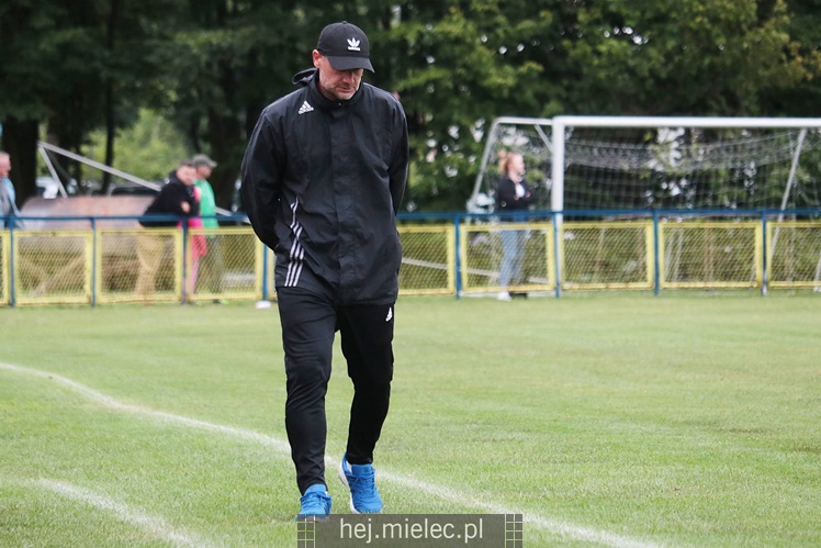 Pogoń Leżajsk ? FKS Stal Mielec 1:5 (0:4)