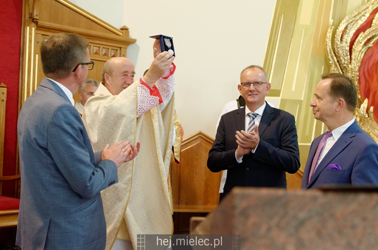 Państwowe wyróżnienia dla proboszcza ks. Stanisława Składzienia