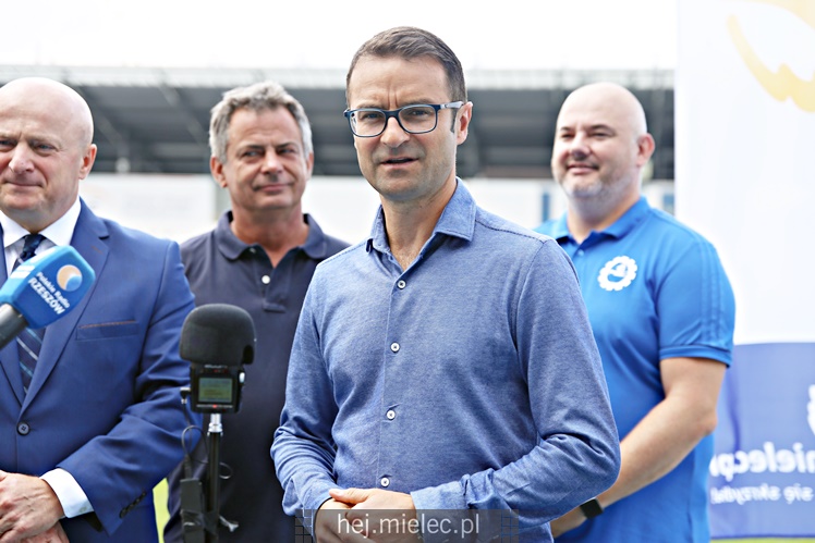 Zakończenie I etapu budowy podgrzewania boiska Stadionu Miejskiego