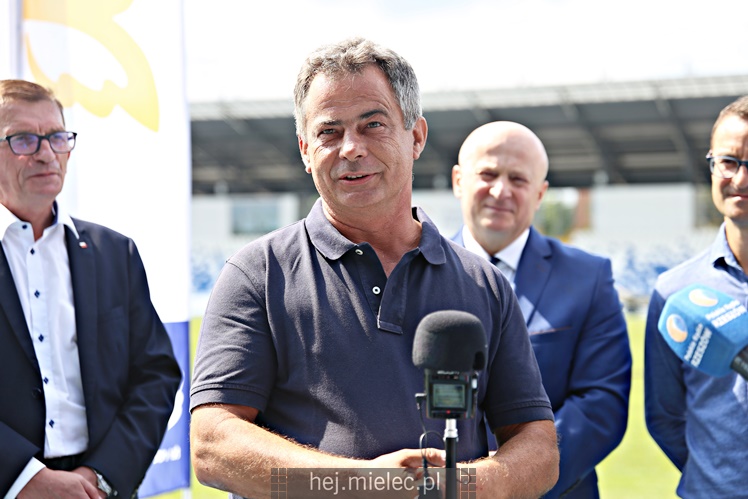 Zakończenie I etapu budowy podgrzewania boiska Stadionu Miejskiego