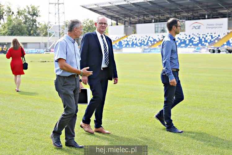 Zakończenie I etapu budowy podgrzewania boiska Stadionu Miejskiego