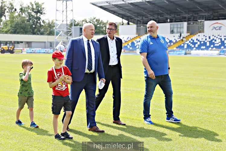 Zakończenie I etapu budowy podgrzewania boiska Stadionu Miejskiego