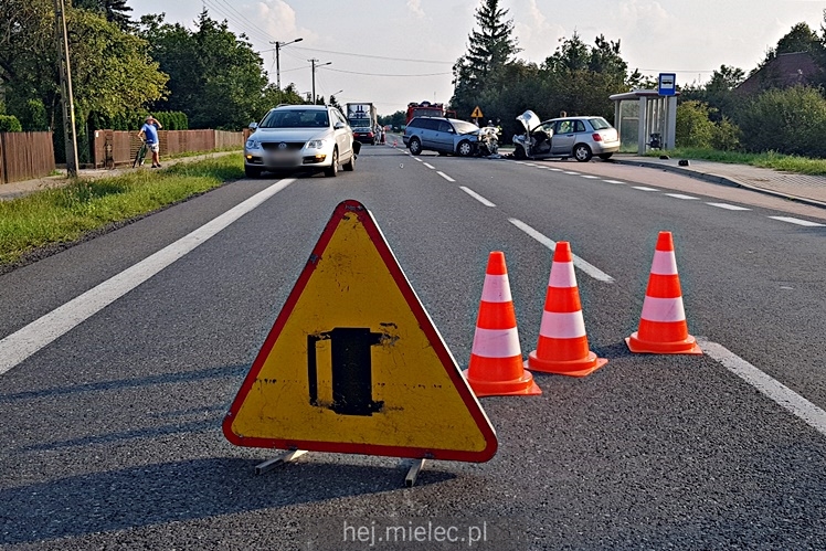 Wypadek w Tuszymie. Cztery osoby w szpitalu