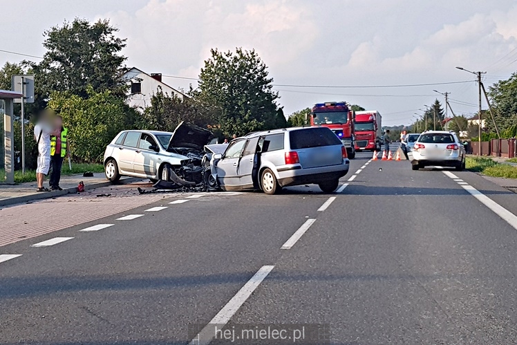 Wypadek w Tuszymie. Cztery osoby w szpitalu