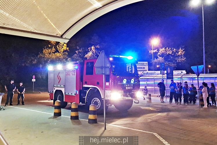 Ewakuacja hipermarketu Tesco! Powodem pożar zamrażarek