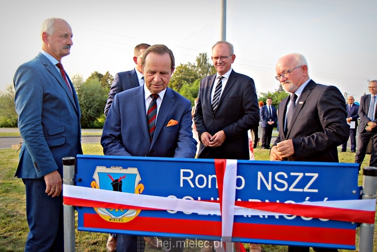 Rondo na al. Kwiatkowskiego już oficjalnie ma swoją nazwę ? NSZZ Solidarność