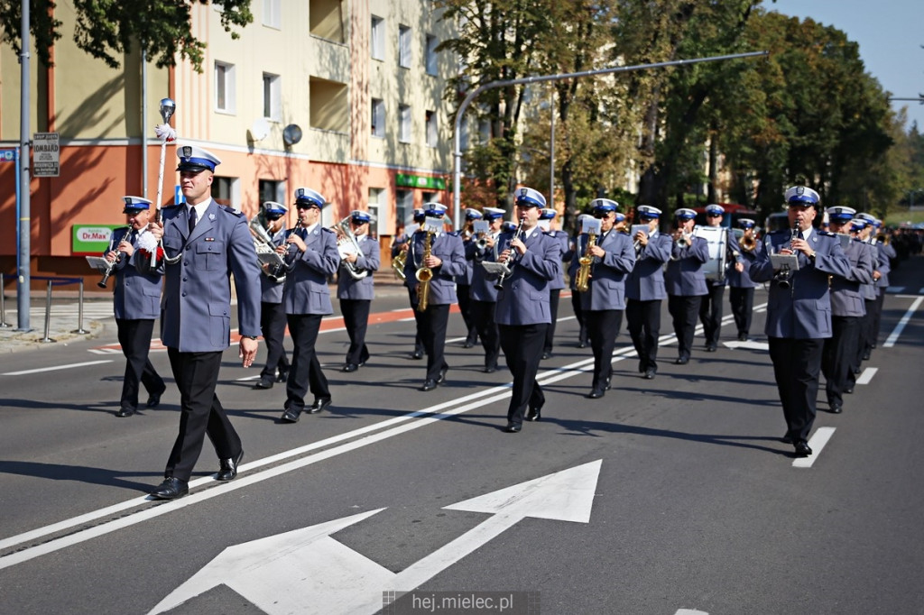 Wręczenie sztandaru mieleckiej Policji