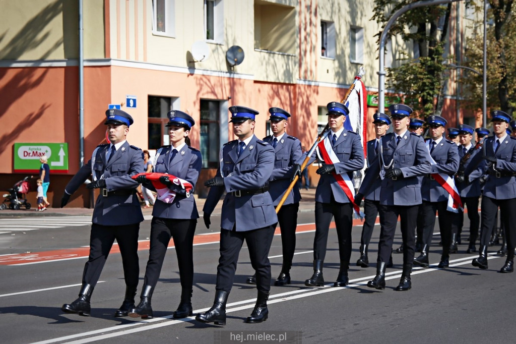 Wręczenie sztandaru mieleckiej Policji