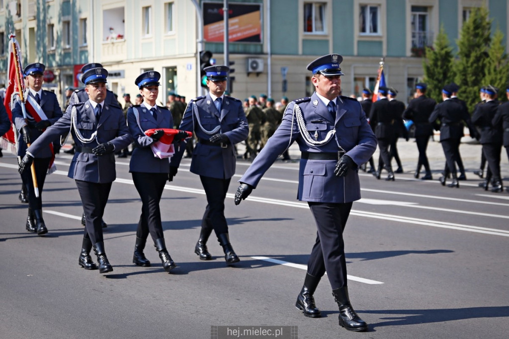 Wręczenie sztandaru mieleckiej Policji