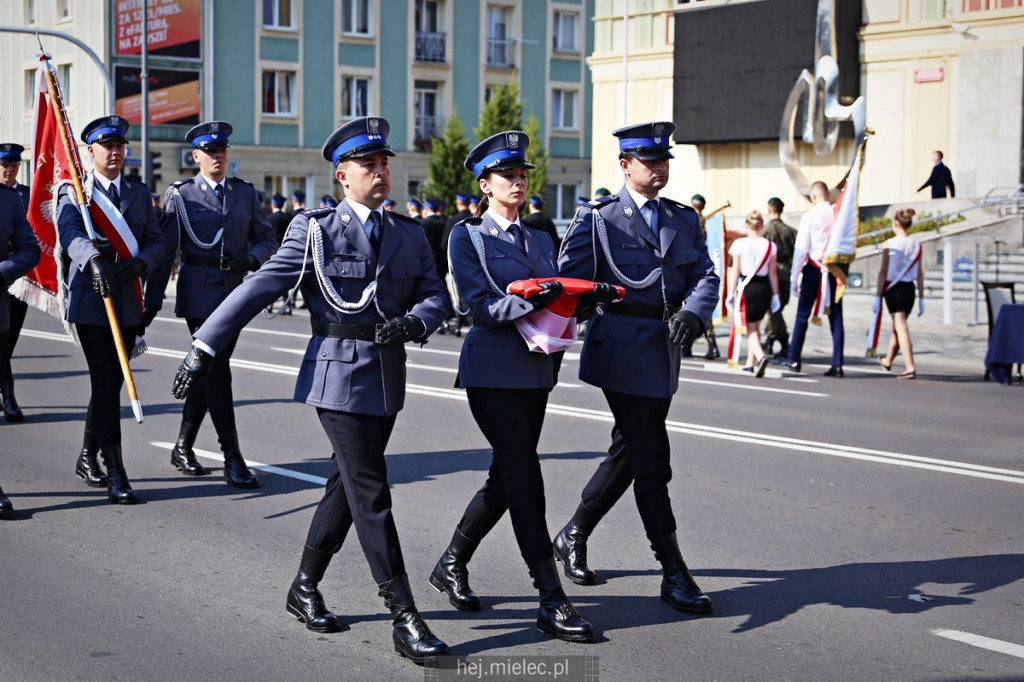 Wręczenie sztandaru mieleckiej Policji