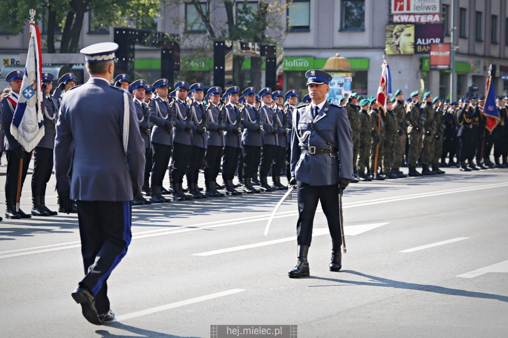 Wręczenie sztandaru mieleckiej Policji