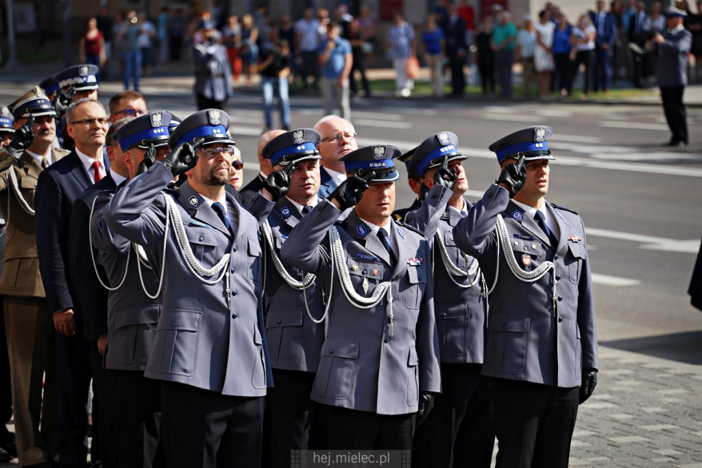 Wręczenie sztandaru mieleckiej Policji