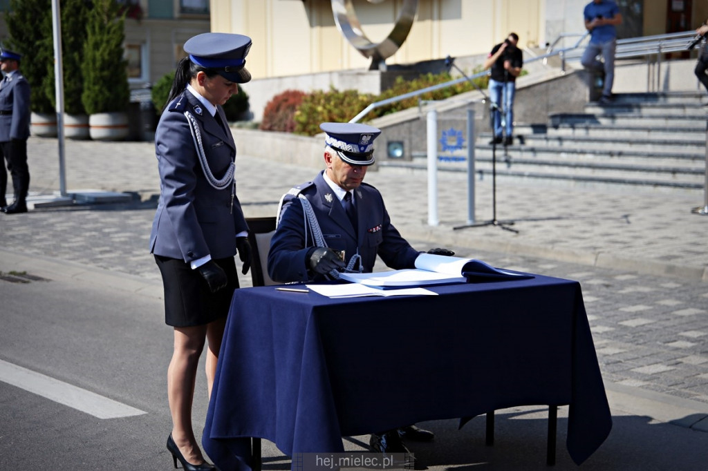 Wręczenie sztandaru mieleckiej Policji