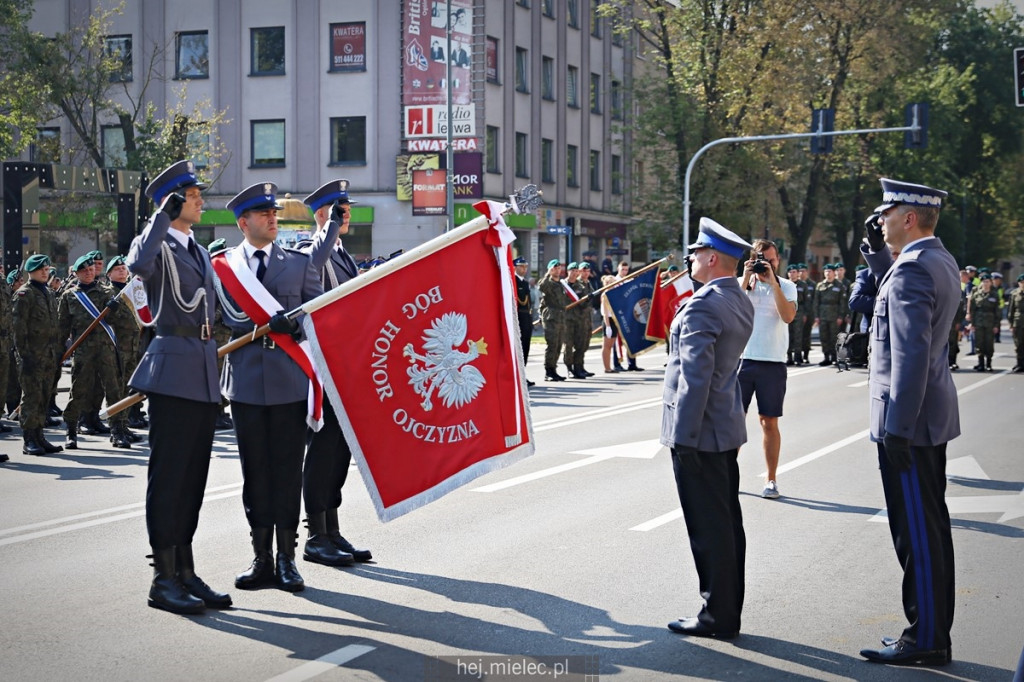 Wręczenie sztandaru mieleckiej Policji