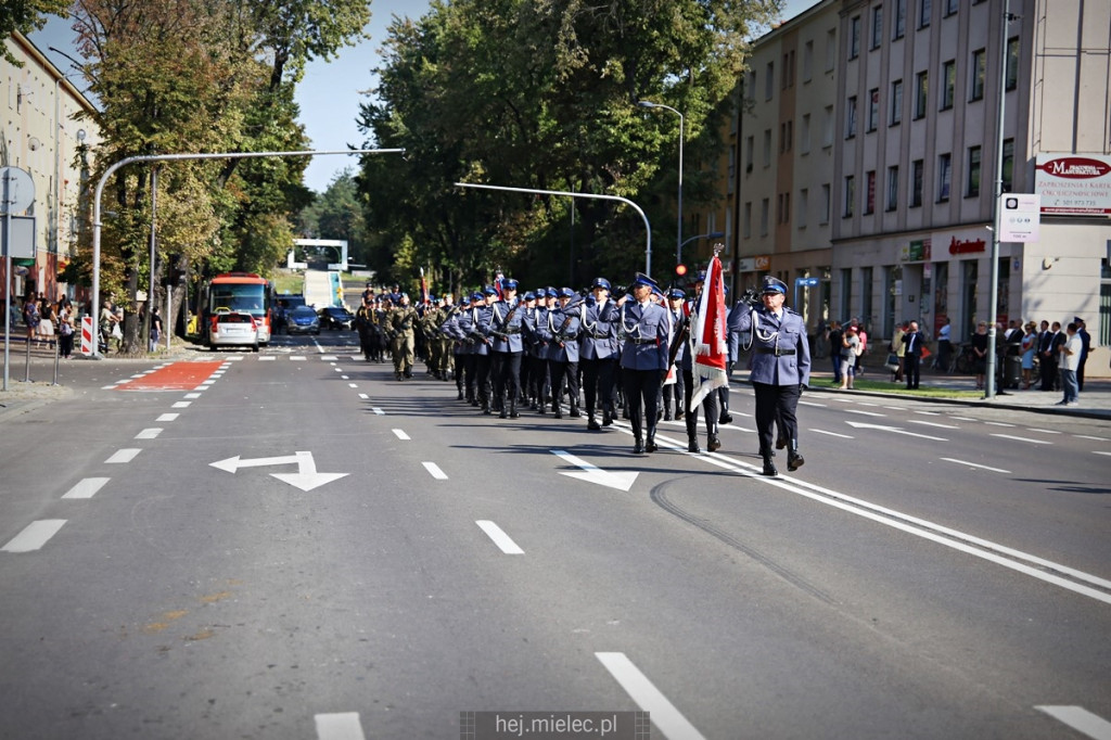 Wręczenie sztandaru mieleckiej Policji