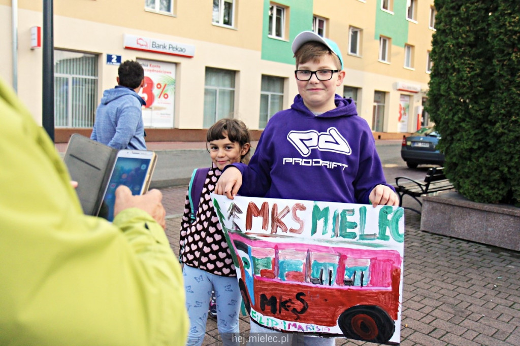 Dwa autobusowe eksperymenty w Mielcu